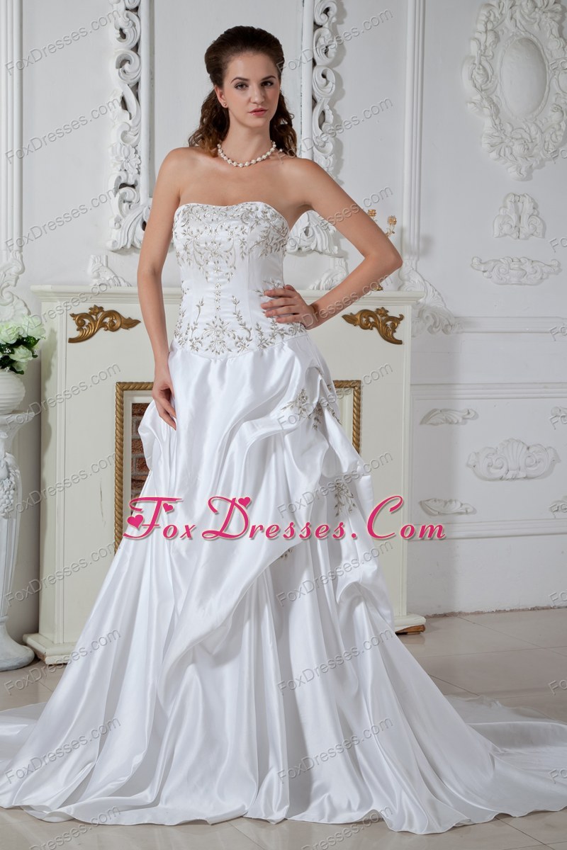 Cheap Taffeta Embroidery Wedding Dress Strapless Court Train